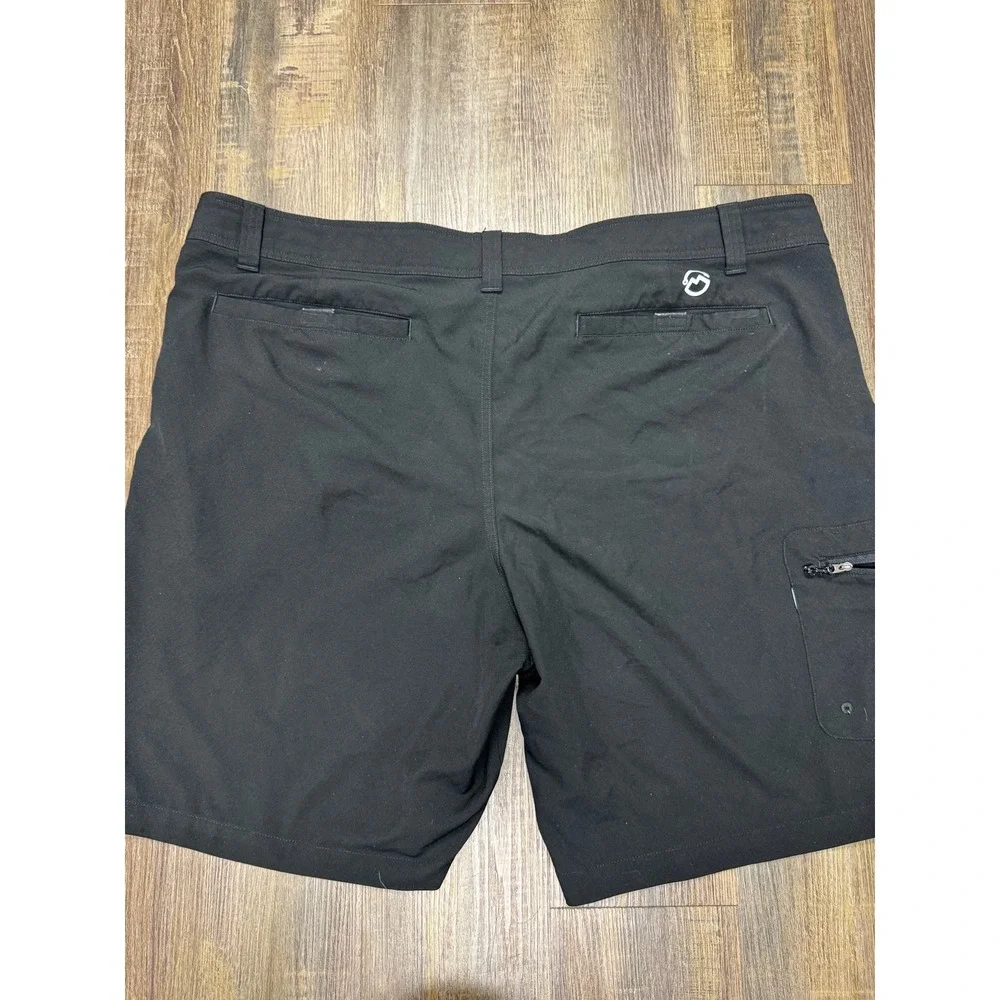 Magellan Outdoors Fish Gear Black Water Repellent Fishing Shorts‎ 44 SGMGMF5704